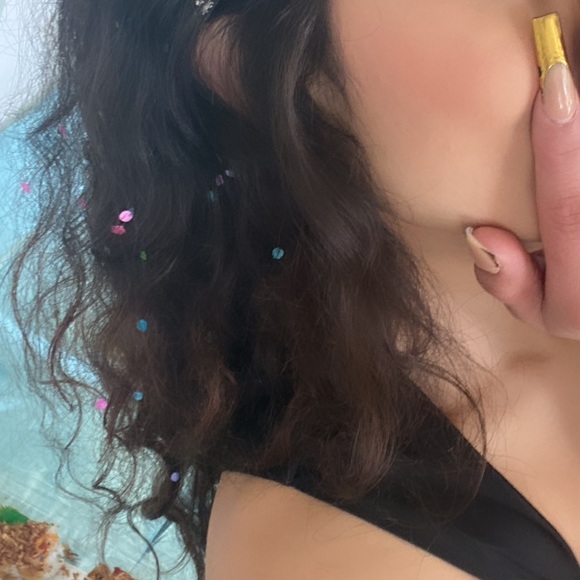 Meet your Posher, Sheyla - Picture 1 of 1